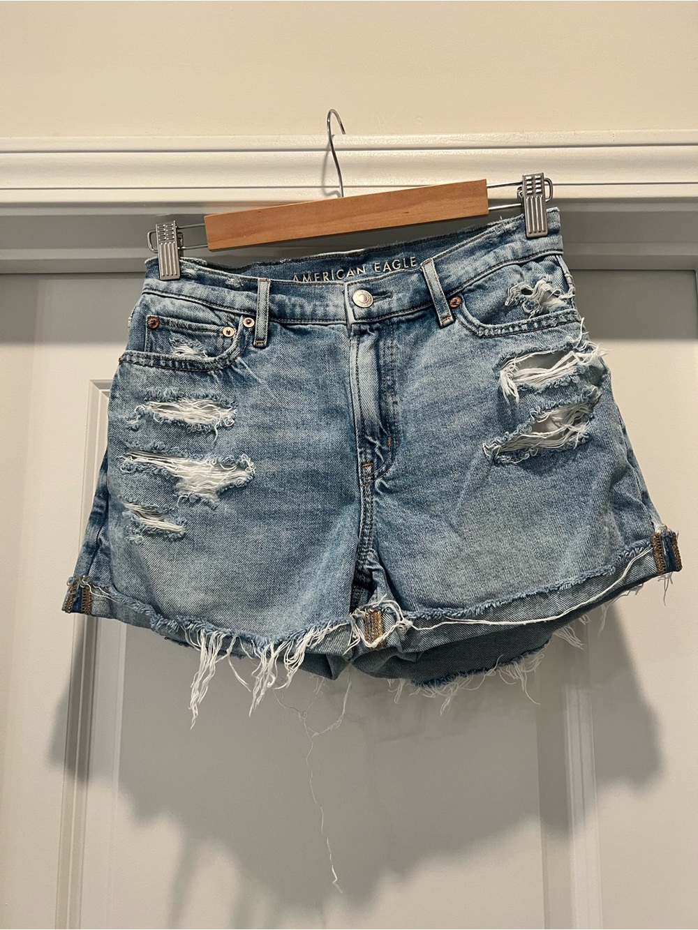 American Eagle Outfitters Size 00 Women’s Blue Distressed Denim Shorts